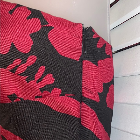 Tibi | Sweetheart Strapless Midi dress | Red & Black Floral Print - Picture 6 of 9